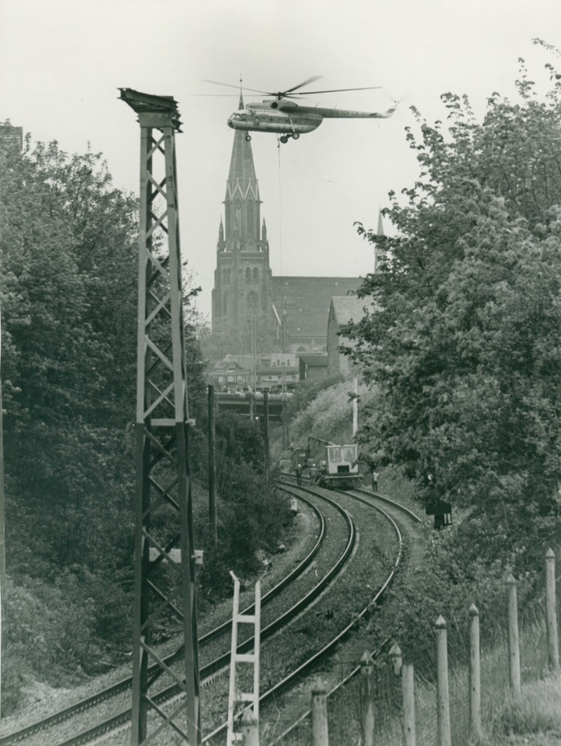 Mastsetzen an der Von-Thünen-Straße