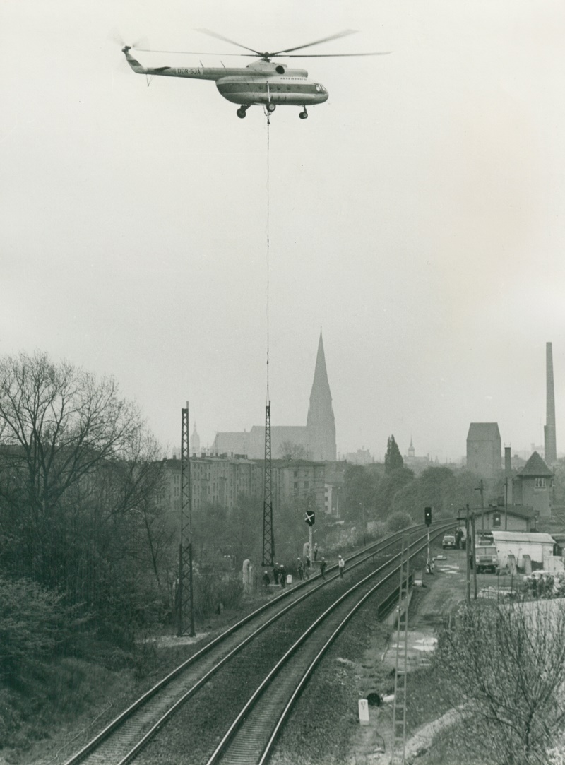 Mastsetzen nördlich des Hauptbahnhofes