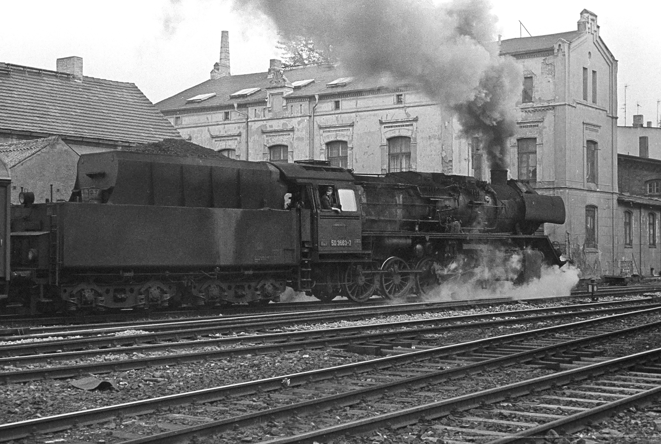 P 15343 am 22.06.1985 in Schwerin (Meckl.) Hbf