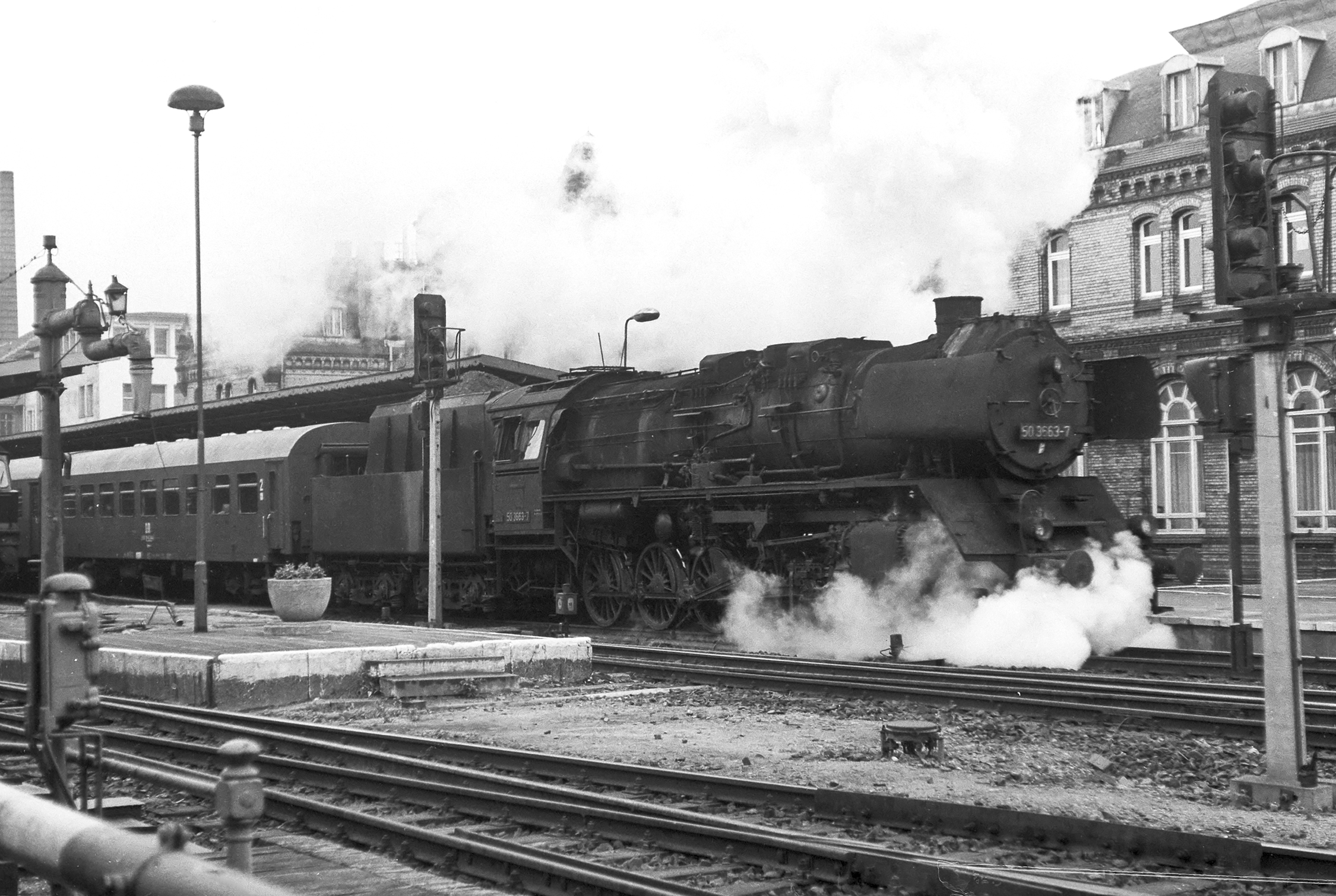 P 15343 am 29.06.1985 in Schwerin (Meckl.) Hbf