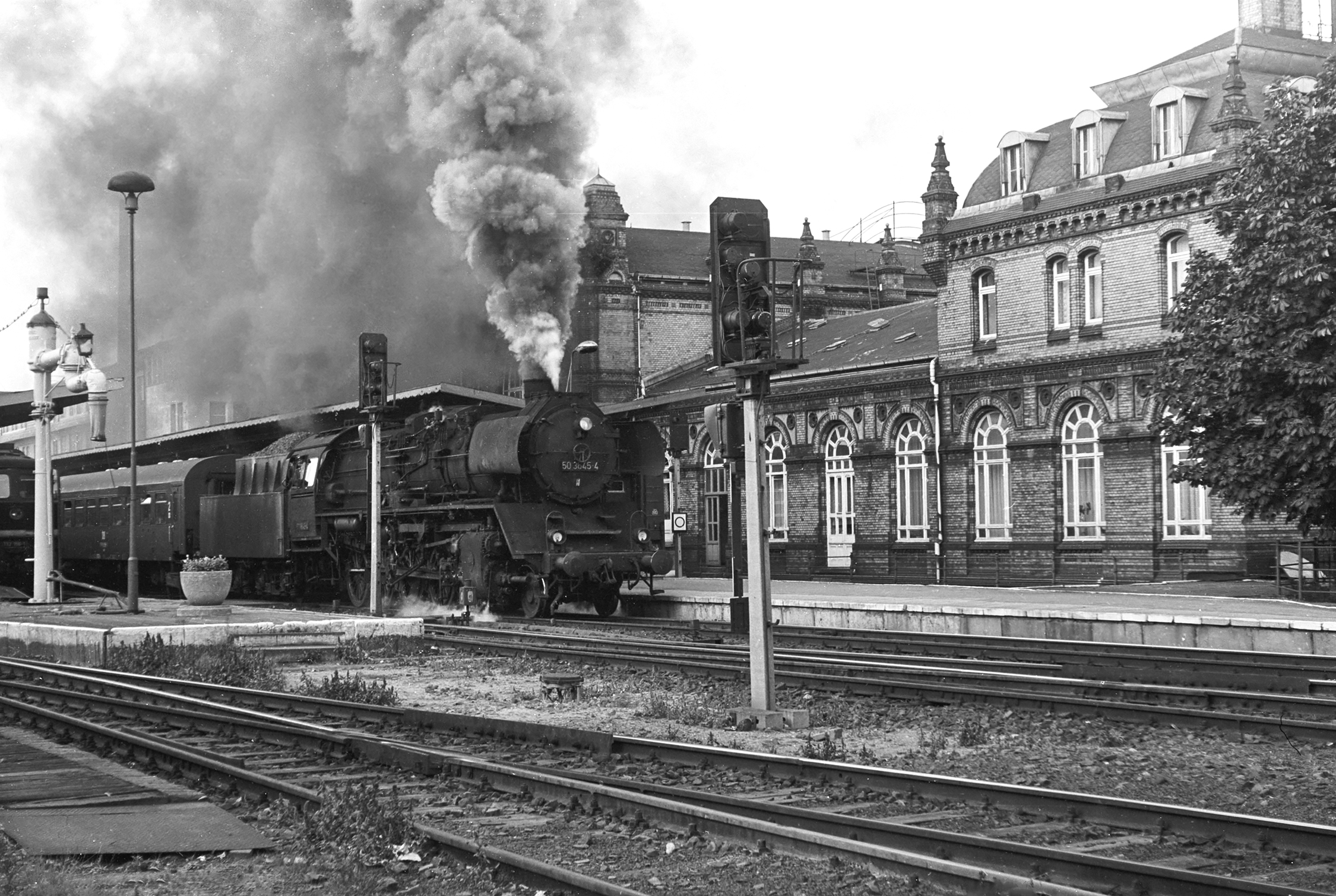 P 15343 am 01.09.1985 in Schwerin (Meckl.) Hbf