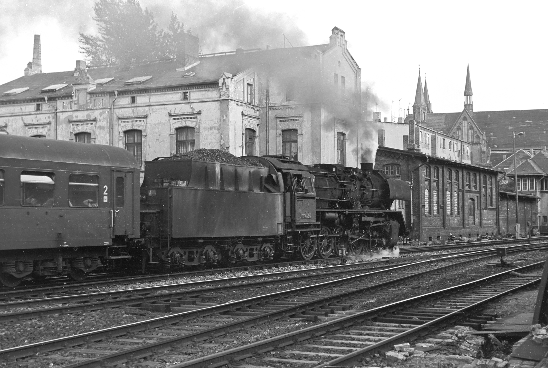 P 15343 am 01.09.1985 in Schwerin (Meckl.) Hbf