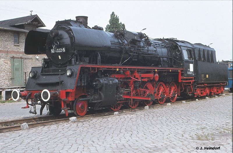 50 4022 auf der Lokausstellung im Schweriner Gbf. 13.06.1976